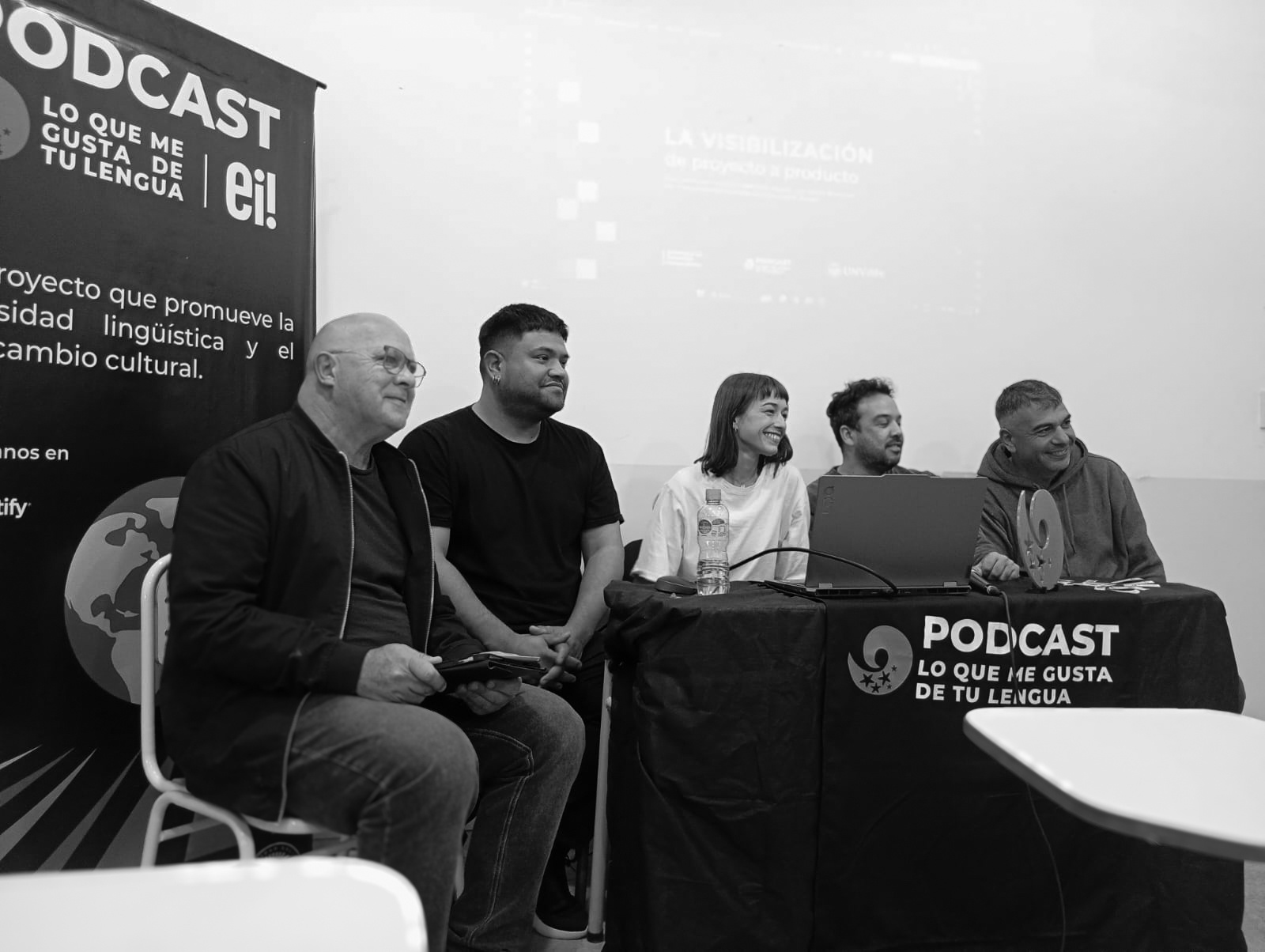 “La entrevista en la diversidad lingüística y comunicacional”